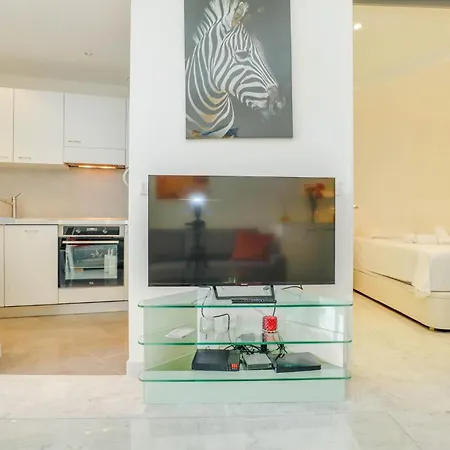 « La Grande » Vue Mer, Piscine Apartmán Menton