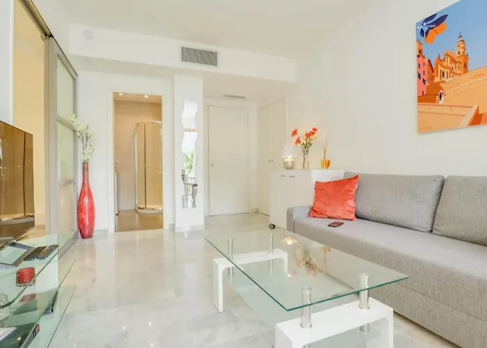 « La Grande » Vue Mer, Piscine * Menton