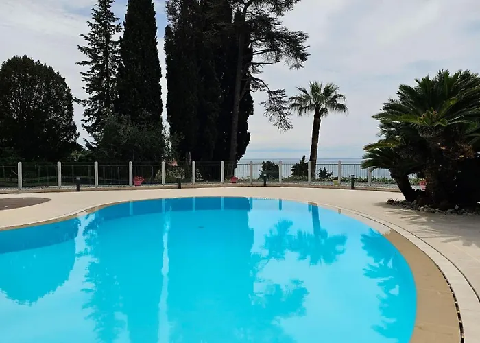 Apartment « La Grande » Vue Mer, Piscine Menton